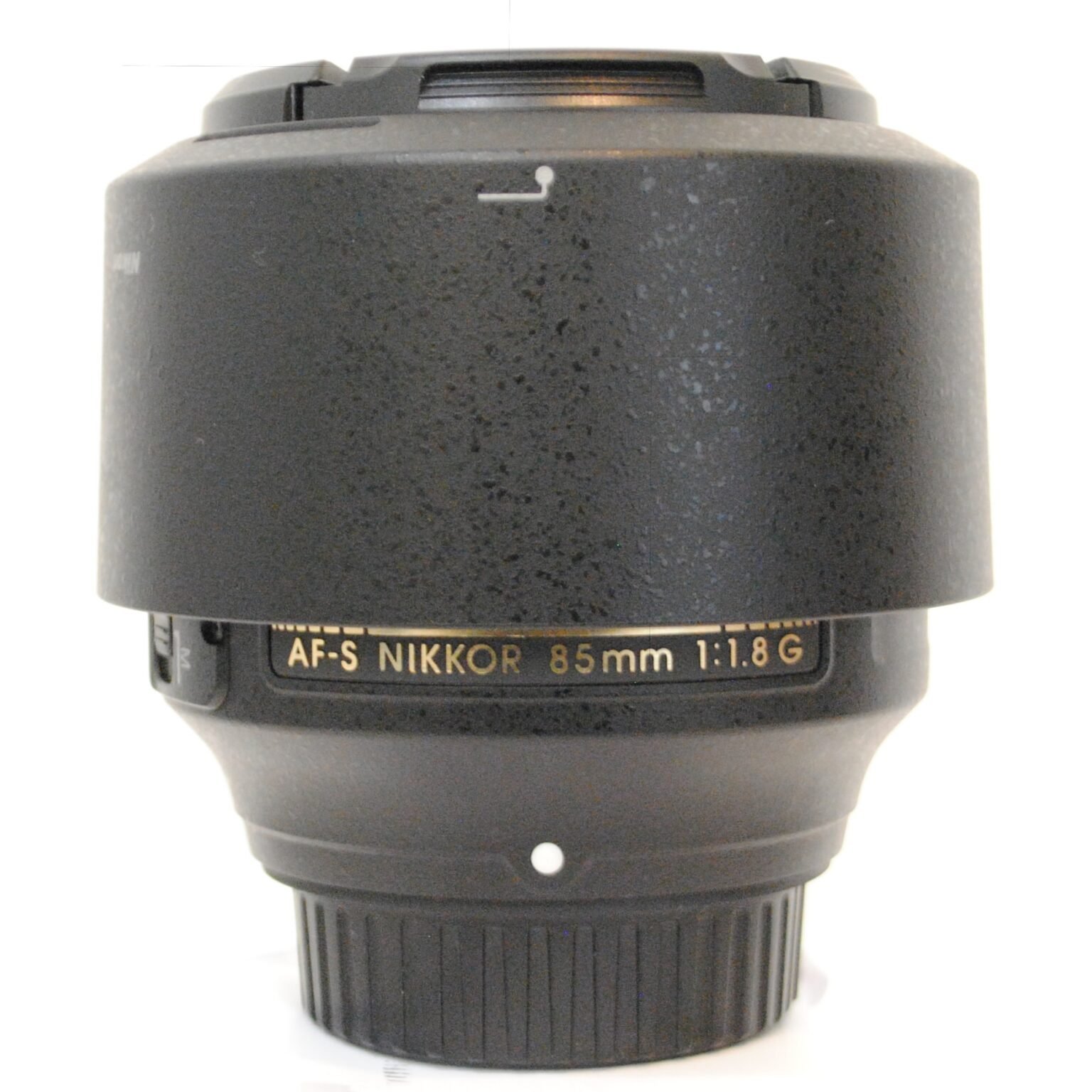 Nikon AF-S 85mm 1.8G on white background